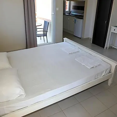 Vera Hotel 3*
