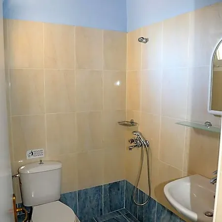 Vera Hotel 3*